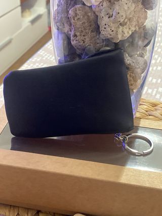 Monedero y llavero negro