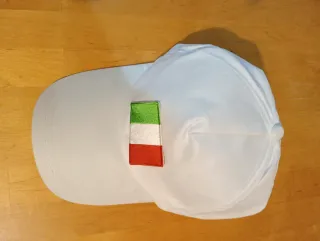 Gorra blanca con parche bandera Italia