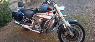 Hyosung Aquila 650 Moto Cruiser Negra