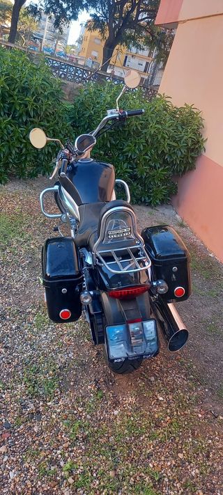 Hyosung Aquila 650 Moto Cruiser Negra