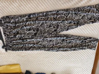 Pantalón Cien de Oro estampado Talla XL