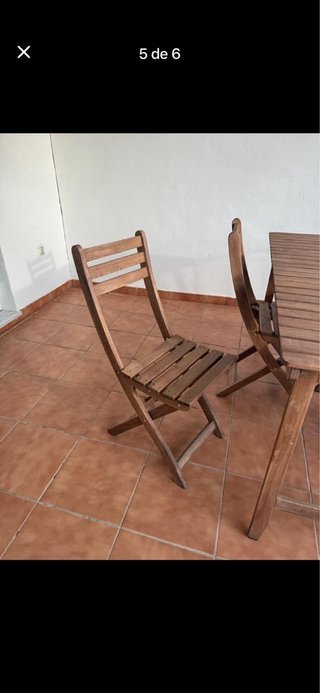 Conjunto mesa y sillas de madera