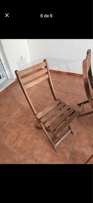 Conjunto mesa y sillas de madera