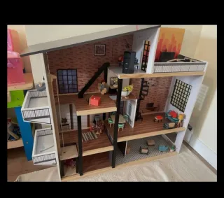 Casa de muñecas moderna( sin muebles)100x0,87x0,26