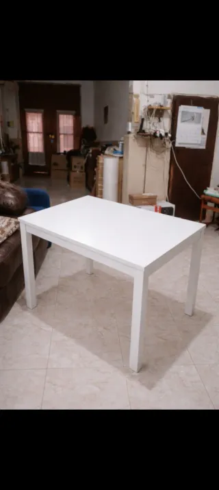 Tavolo da pranzo bianco in legno