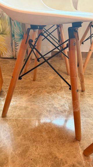 Sillas Nórdicas Blancas de Plástico x 4