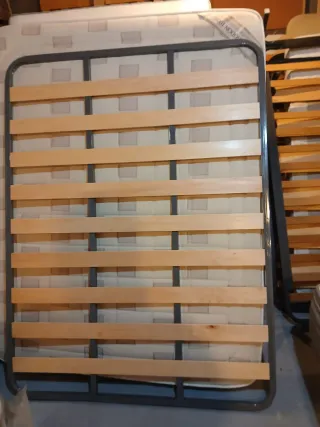 Somier con patas metálico y madera