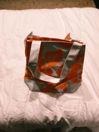 Bolsa de playa floral naranja y blanco