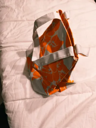 Bolsa de playa floral naranja y blanco