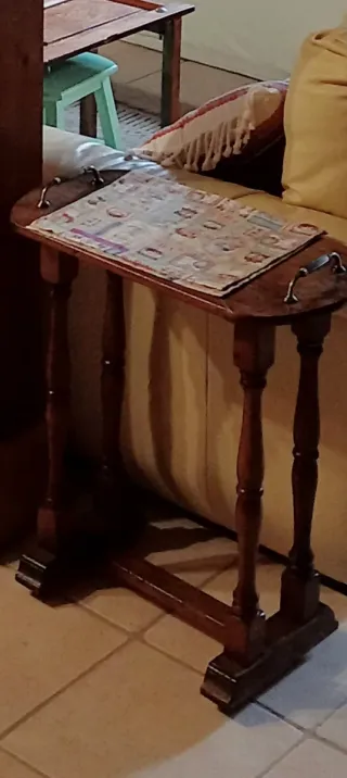 Mesita auxiliar de madera