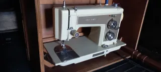 Máquina de Coser Sears Kenmore con mueble y silla