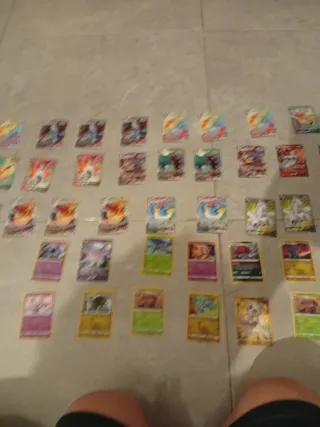 Cartas Pokémon y Estuche para guardar cartas