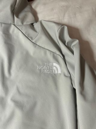 Chaqueta impermeable The North Face gris