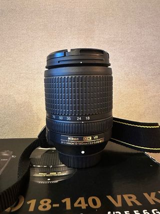 Cámara Nikon D7200 + Objetivo 18-140mm VR