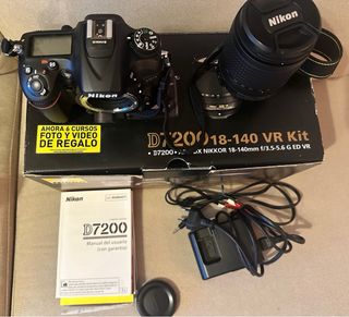 Cámara Nikon D7200 + Objetivo 18-140mm VR