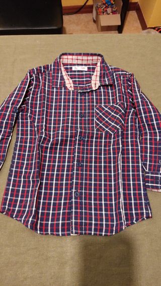 LOTE ABBIGLIAMENTO 4 ANNI (CI SONO 3 ANNUNCI STESSO LOTTO)