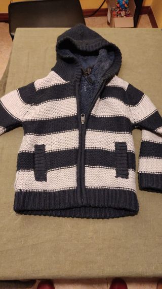 LOTE ABBIGLIAMENTO 4 ANNI (CI SONO 3 ANNUNCI STESSO LOTTO)