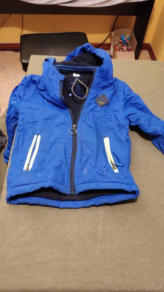LOTE ABBIGLIAMENTO 4 ANNI (CI SONO 3 ANNUNCI STESSO LOTTO)