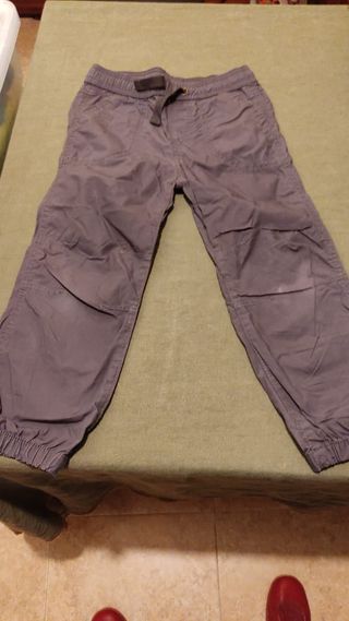 LOTE ABBIGLIAMENTO 4 ANNI (CI SONO 3 ANNUNCI STESSO LOTTO)