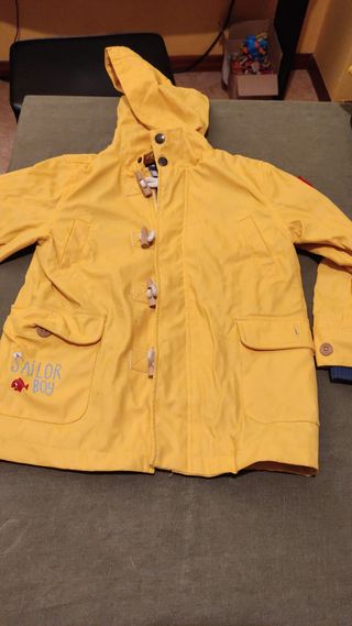 LOTE ABBIGLIAMENTO 4 ANNI (CI SONO 3 ANNUNCI STESSO LOTTO)