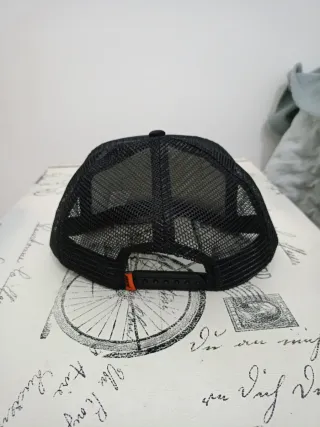 Gorra KTM Bike Industries Negra,visera recta.