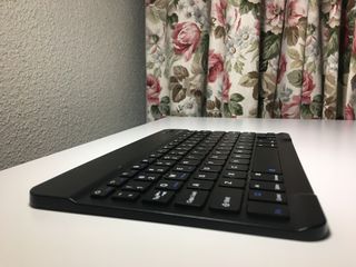 Teclado Bluetooth Compacto Negro