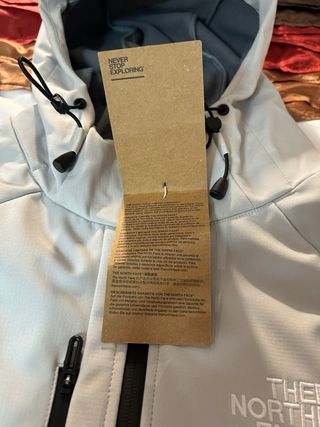 Chaqueta The North Face gris impermeable