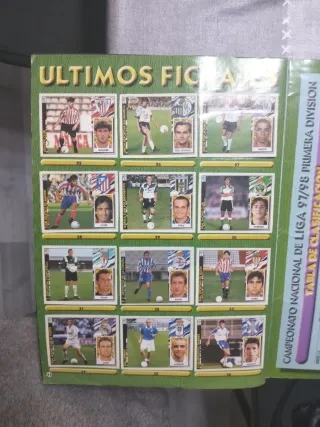 Perfecto y completo Álbum Cromos Liga 97/98 Oficia