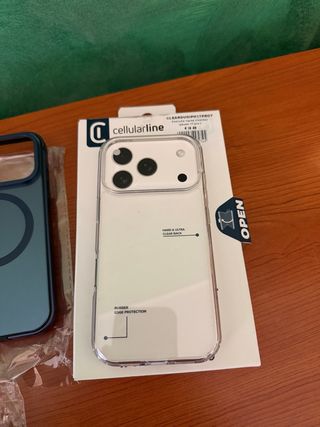Cover iPhone 14 Pro Cellularline Trasparente