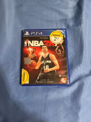 PS4 Slim Negra + Volante y Juegos