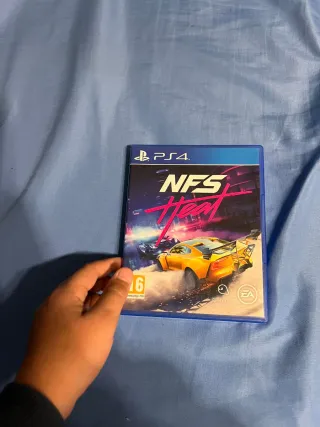 PS4 Slim Negra + Volante y Juegos