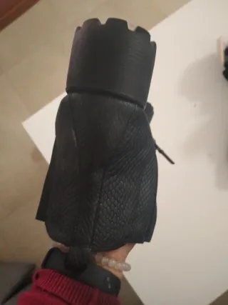 Botines 24h negros casi nuevos