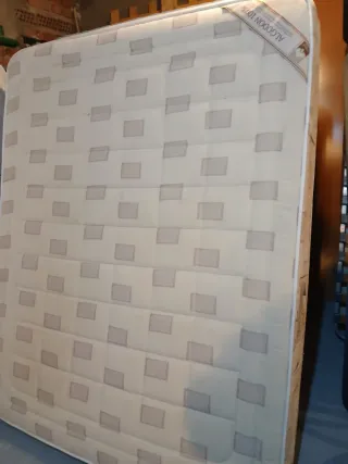 Colchón y somier con patas