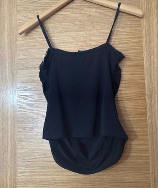 Top negro tirantes finos con pedrería