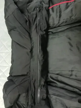 Chaqueta de plumas negra Mango