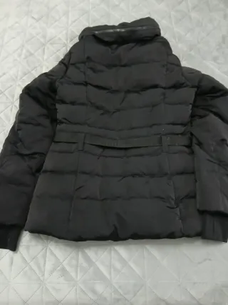 Chaqueta de plumas negra Mango