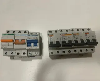 Interruptores automáticos Schneider, Hager, CHNT,