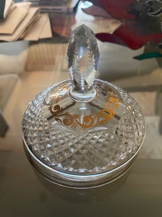 Bombonera antigua de cristal tallado