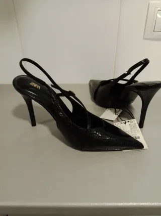 Zapatos de tacón Zara negros