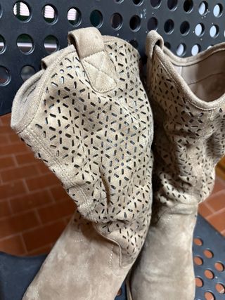 Stivali donna traforati beige