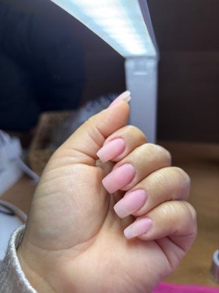 Servicio de manicurista a domicilio 627095854