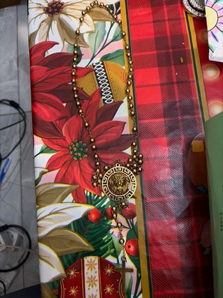 Collar Dorado con León y Cruz