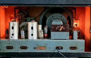 Radio Antigua Grandin Funcionando 220v.