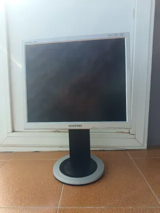 Pantalla Samsung SyncMaster 710s
