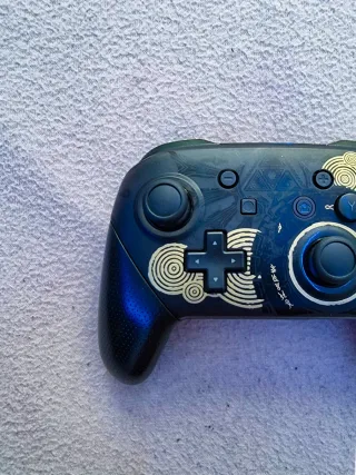 Nintendo Switch Pro Controller: Zelda Edition