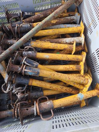 Puntales metálicos para construcción