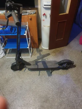 Patinete Eléctrico Xiaomi 3 + Cargador.