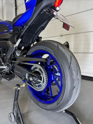 Yamaha R7