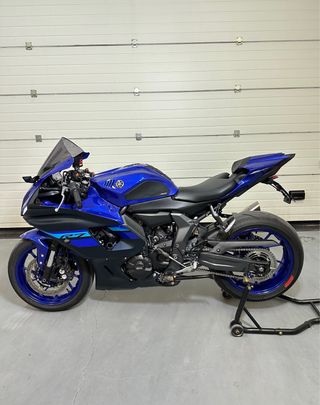 Yamaha R7