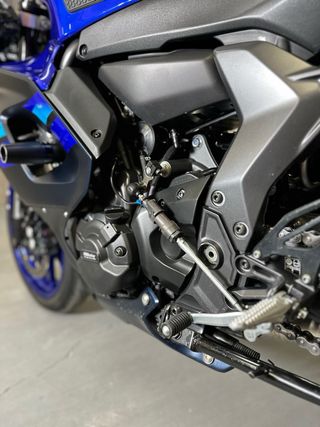 Yamaha R7